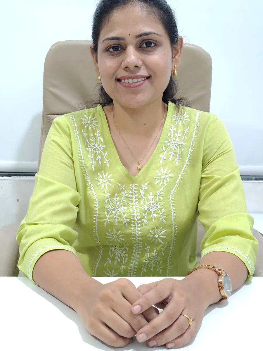 डॉ. अदिती क्लिनिकमध्ये